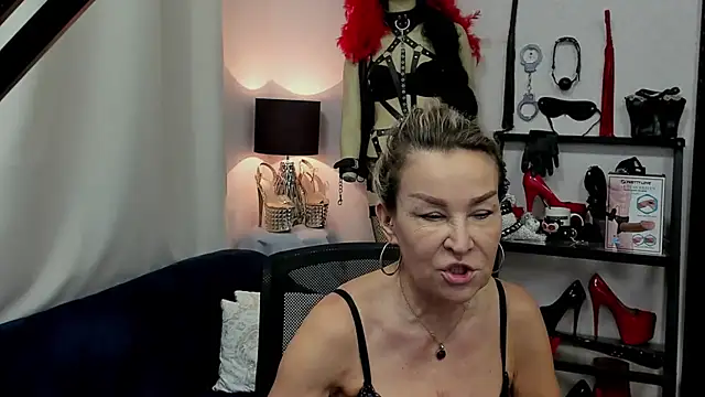 crystaLUX online show from January 2025 05:33:01 AM