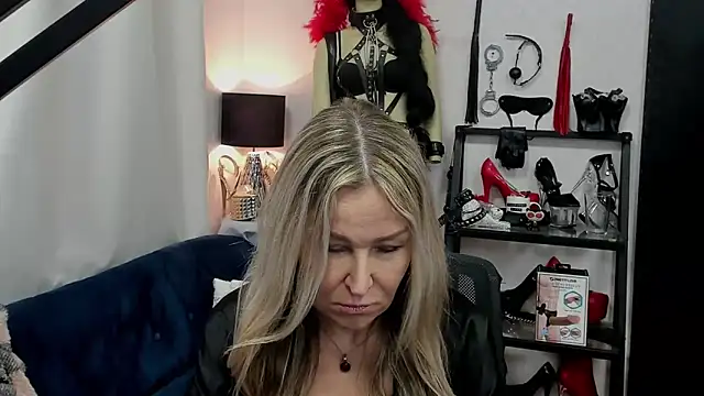 crystaLUX online show from March 2025 10:06:02 AM