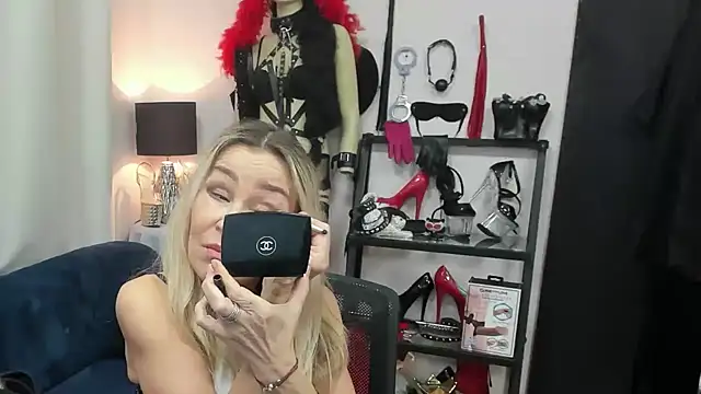 crystaLUX online show from February 2026 05:48:02 AM