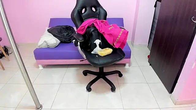 MATURE WHOR33 online show from November 2025 11:49:01 AM