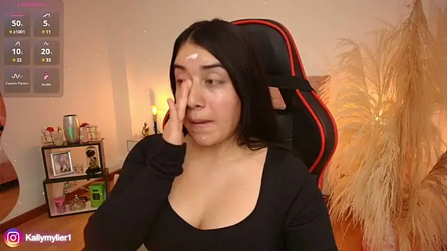 Snapshot of KallyMyller1 chatting on January 2025 07:39:01 PM KallyMyller1 online show from January 2025 07:39:01 PM