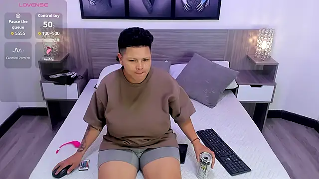 MiaYMolly online show from July 2026 03:34:02 AM