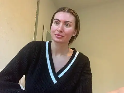 Alyssa rhoades online show from November 2025 10:53:02 PM