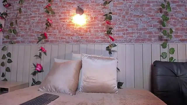 maryevans  online show from January 2026 01:06:02 PM