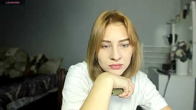 Snapshot of KindKristy chatting on December 2025 05:27:02 AM KindKristy online show from December 2025 05:27:02 AM