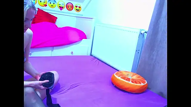 evehotty online show from November 2025 08:09:01 PM