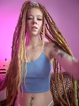 Snapshot of LucidLucy chatting on December 2025 02:04:02 PM LucidLucy online show from December 2025 02:04:02 PM