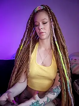 LucidLucy online show from April 2026 03:52:01 PM