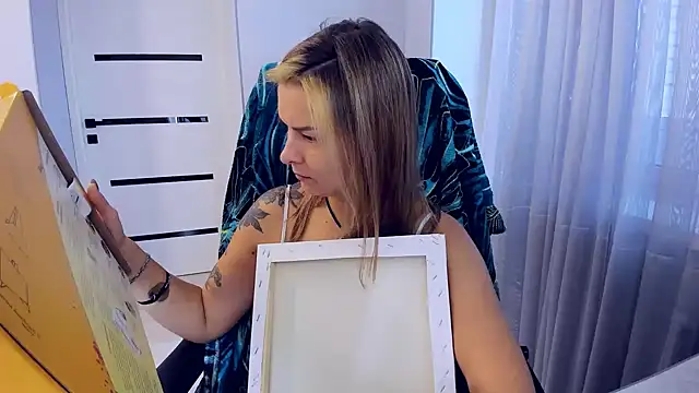 Snapshot of AlexiaDarren chatting on October 2025 04:25:02 AM AlexiaDarren online show from October 2025 04:25:02 AM