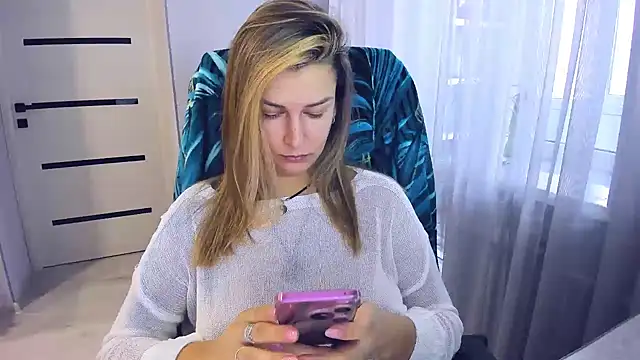 Snapshot of AlexiaDarren chatting on December 2025 07:06:02 AM AlexiaDarren online show from December 2025 07:06:02 AM