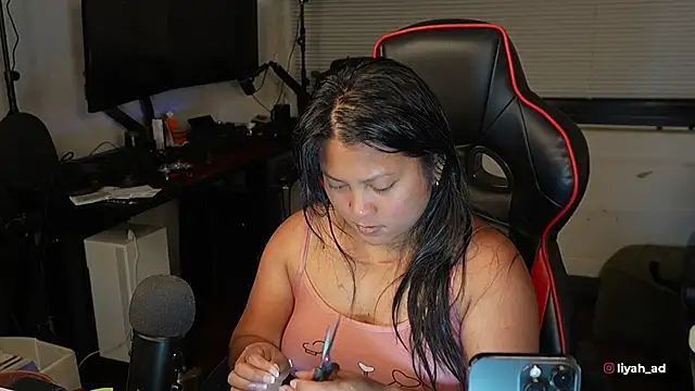 Bubbleliyah online show from October 2025 02:45:02 AM