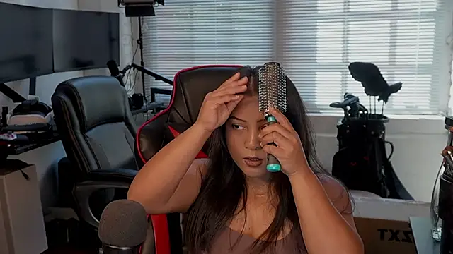 Bubbleliyah online show from April 2026 03:05:02 PM