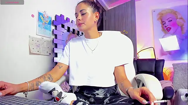 KimberlySaen online show from February 2026 09:44:02 PM