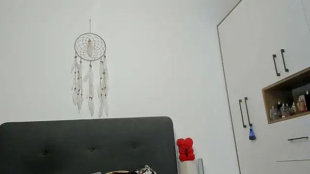 Allees95 online show from March 2025 06:03:02 PM