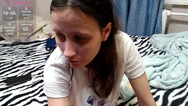 alisacucumber online show from November 2025 01:22:01 PM