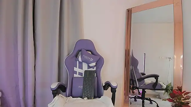 Snapshot of roxie_gates_ chatting on February 2026 02:54:01 AM roxie gates online show from February 2026 02:54:01 AM