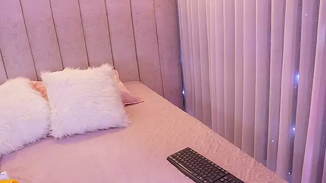 emyli sw  online show from November 2025 03:07:01 AM