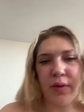 chanelbabyy online show from April 2026 07:03:01 PM