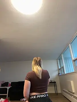 chanelbabyy online show from April 2026 09:59:02 PM