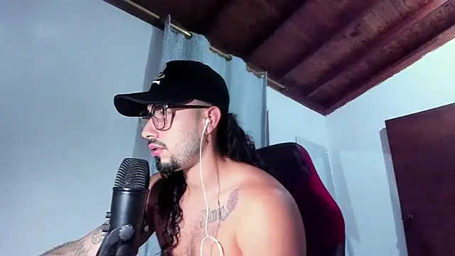 Snapshot of Baky_sexy chatting on October 2025 05:41:02 AM Baky sexy online show from October 2025 05:41:02 AM