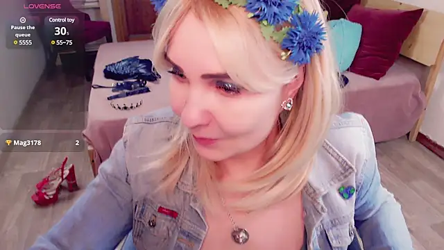 Snapshot of _unique_cam_ chatting on February 2025 12:02:02 PM unique cam online show from February 2025 12:02:02 PM