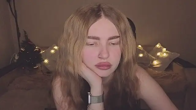 ViolettaLopez online show from December 2025 02:24:02 PM