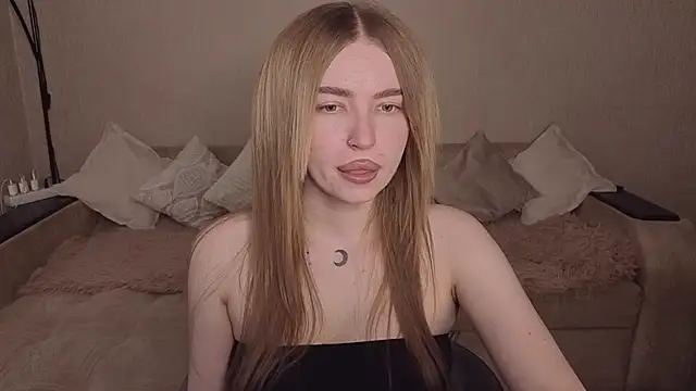 Snapshot of ViolettaLopez chatting on May 2026 03:17:01 PM ViolettaLopez online show from May 2026 03:17:01 PM