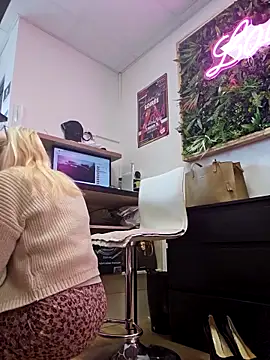 Snapshot of Nathotsexy1 chatting on February 2025 09:21:02 AM Nathotsexy1 online show from February 2025 09:21:02 AM