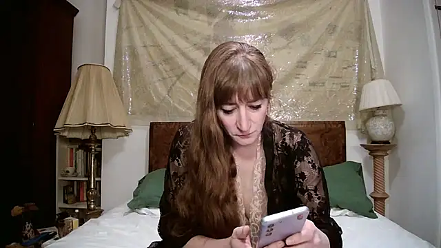 Snapshot of LemmieRed chatting on December 2024 10:03:01 AM LemmieRed online show from December 2024 10:03:01 AM