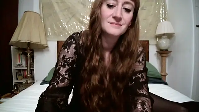 Snapshot of LemmieRed chatting on October 2025 09:48:02 PM LemmieRed online show from October 2025 09:48:02 PM