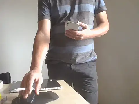 Snapshot of niceguyjr chatting on November 2025 12:49:02 PM niceguyjr online show from November 2025 12:49:02 PM