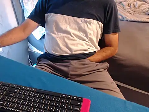 desiloverboy online show from July 2026 07:04:01 PM