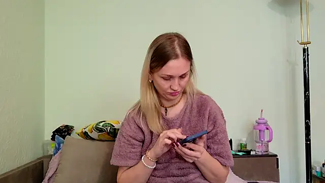 ModelEva online show from April 2026 10:29:02 AM