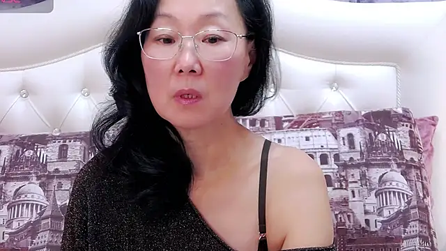 Asian legs online show from December 2025 11:39:02 AM