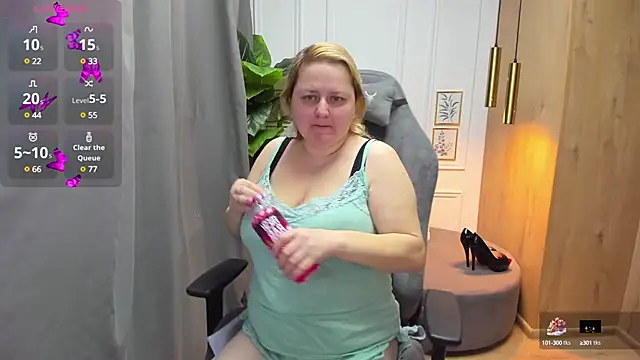 Snapshot of ScarlettSoft chatting on March 2025 06:03:02 AM ScarlettSoft online show from March 2025 06:03:02 AM