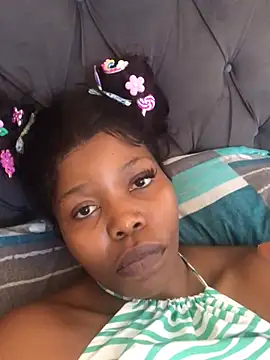 Snapshot of cherryontopy chatting on December 2024 01:17:02 PM cherryontopy online show from December 2024 01:17:02 PM