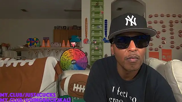 Snapshot of boomboomr00m chatting on October 2025 12:20:01 AM boomboomr00m online show from October 2025 12:20:01 AM