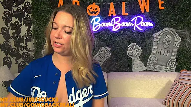 Snapshot of boomboomr00m chatting on November 2025 04:48:01 AM boomboomr00m online show from November 2025 04:48:01 AM