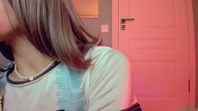 kimisun01 online show from December 2024 05:07:02 AM