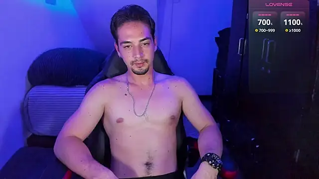 Snapshot of Alex_smith00 chatting on January 2025 04:12:01 AM Alex smith00 online show from January 2025 04:12:01 AM