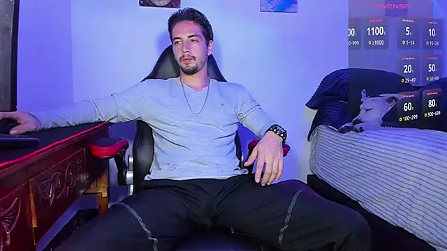 Snapshot of Alex_smith00 chatting on January 2025 02:37:01 AM Alex smith00 online show from January 2025 02:37:01 AM