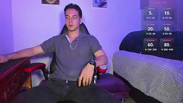 Snapshot of Alex_smith00 chatting on March 2025 01:49:01 AM Alex smith00 online show from March 2025 01:49:01 AM