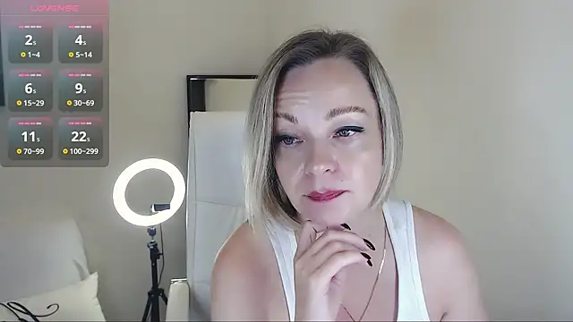 Tilly Eliot online show from February 2025 09:21:02 PM