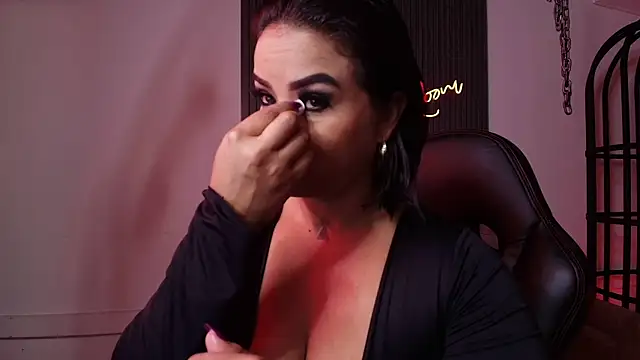 arianna smith  online show from November 2025 11:49:02 AM