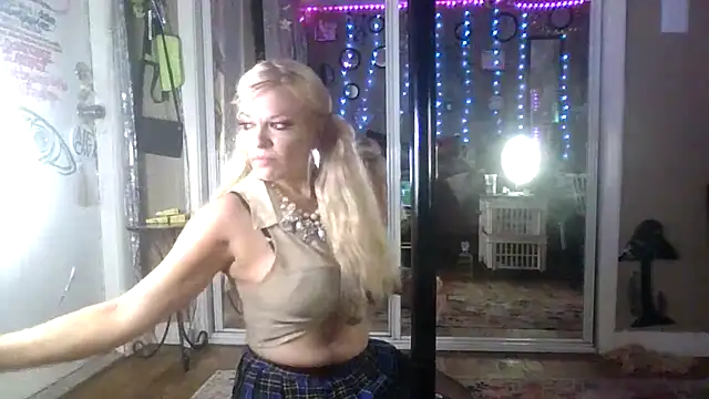 marilyn420 online show from June 2026 07:10:01 AM