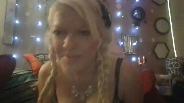 marilyn420 online show from August 2026 11:45:02 AM