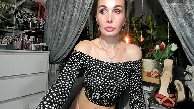 Snapshot of Aurora108 chatting on February 2025 10:33:01 PM Aurora108 online show from February 2025 10:33:01 PM