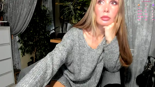 Snapshot of Aurora108 chatting on November 2025 10:54:02 PM Aurora108 online show from November 2025 10:54:02 PM