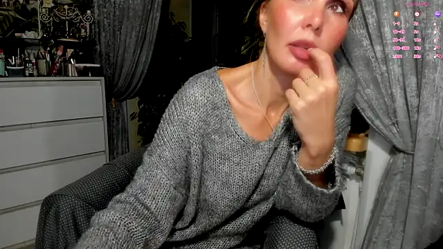 Snapshot of Aurora108 chatting on November 2025 05:35:01 PM Aurora108 online show from November 2025 05:35:01 PM