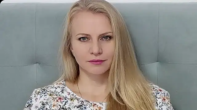 Snapshot of K__Adrienne chatting on October 2025 06:17:01 AM K Adrienne online show from October 2025 06:17:01 AM